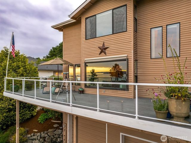 28910 Sound View Drive S, Des Moines, WA 98198