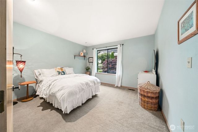 28910 Sound View Drive S, Des Moines, WA 98198