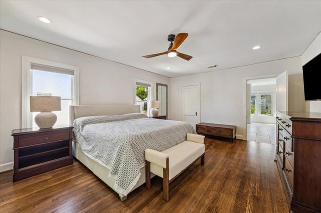 1925 Banks Street, Houston, TX 77098