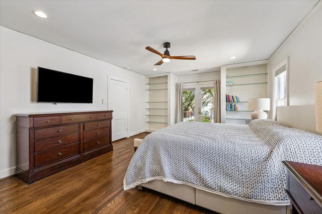 1925 Banks Street, Houston, TX 77098