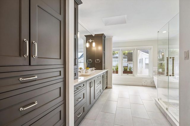 1925 Banks Street, Houston, TX 77098