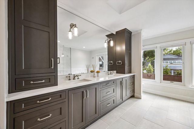 1925 Banks Street, Houston, TX 77098