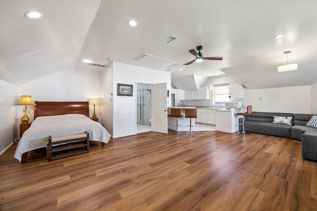 1925 Banks Street, Houston, TX 77098