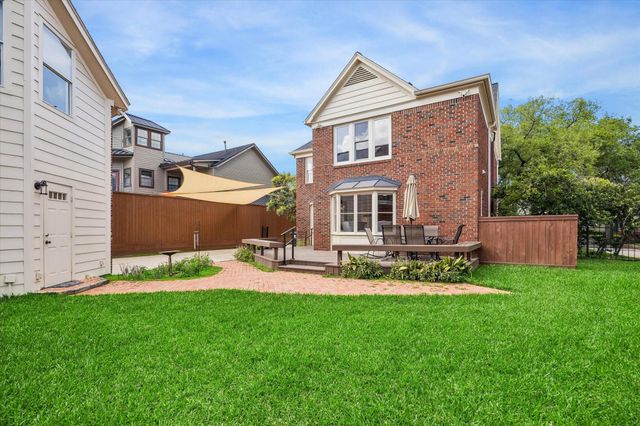 1925 Banks Street, Houston, TX 77098