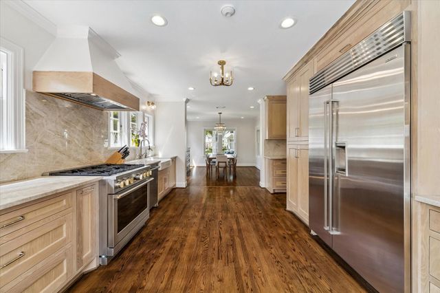 1925 Banks Street, Houston, TX 77098