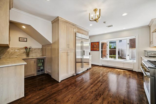 1925 Banks Street, Houston, TX 77098