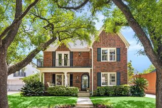 1925 Banks Street, Houston, TX 77098