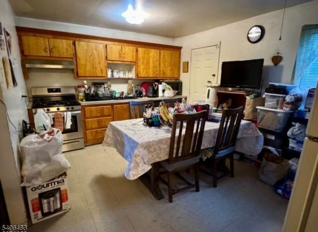 420 Academy Ter, Linden City, NJ 07036