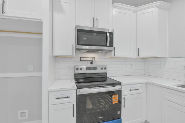 15117 Austin, Willis, TX 77378