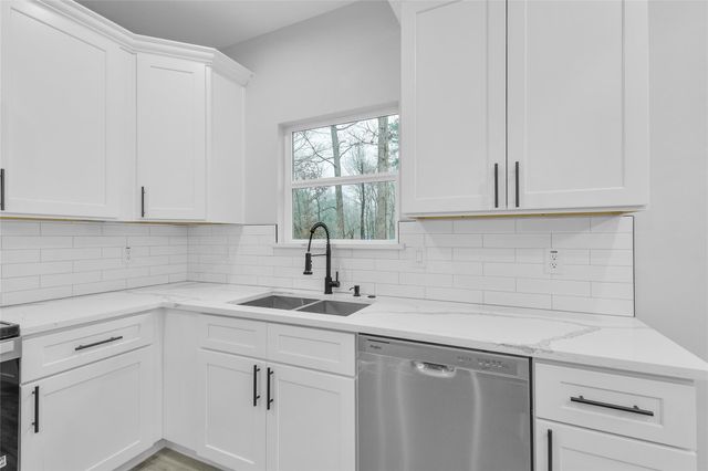 15117 Austin, Willis, TX 77378