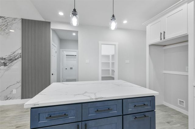 15117 Austin, Willis, TX 77378