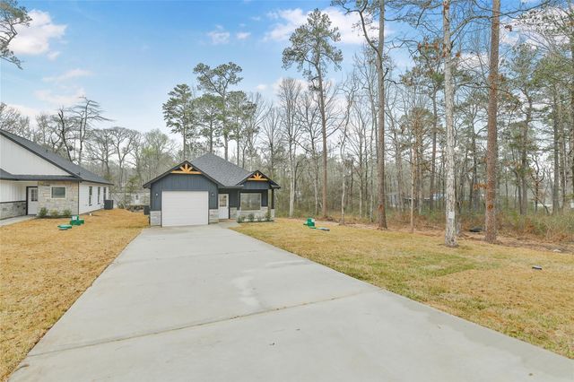 15117 Austin, Willis, TX 77378