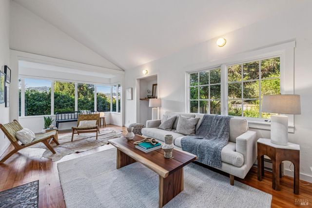 18 Cypress Road, Point Reyes Station, CA 94956