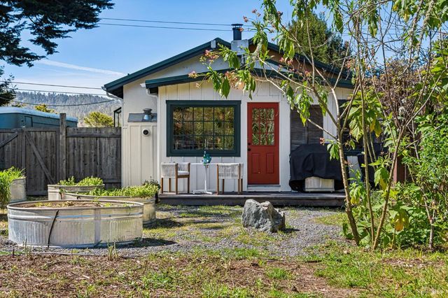 18 Cypress Road, Point Reyes Station, CA 94956