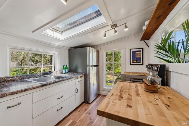 18 Cypress Road, Point Reyes Station, CA 94956