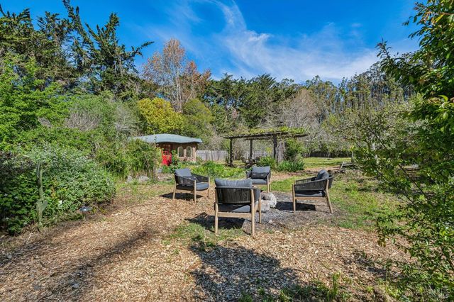 18 Cypress Road, Point Reyes Station, CA 94956
