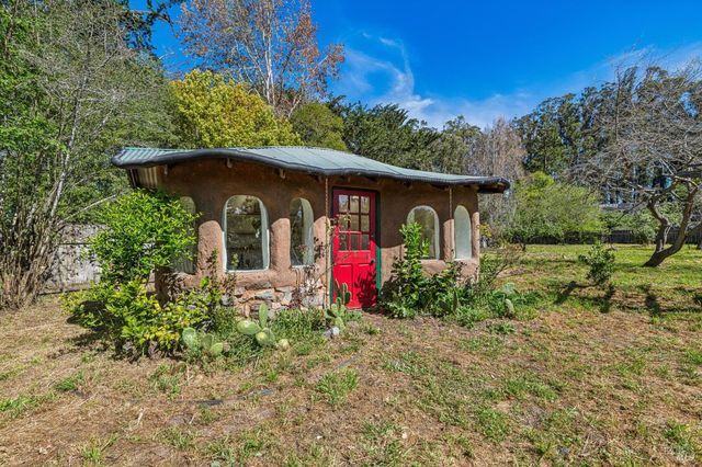 18 Cypress Road, Point Reyes Station, CA 94956