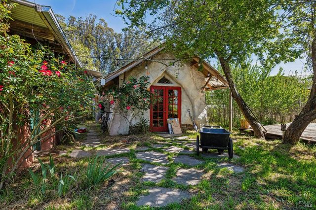 18 Cypress Road, Point Reyes Station, CA 94956