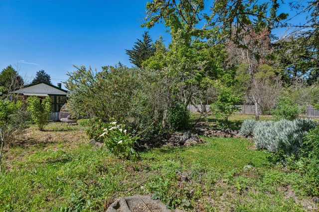 18 Cypress Road, Point Reyes Station, CA 94956