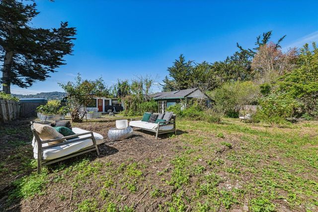 18 Cypress Road, Point Reyes Station, CA 94956