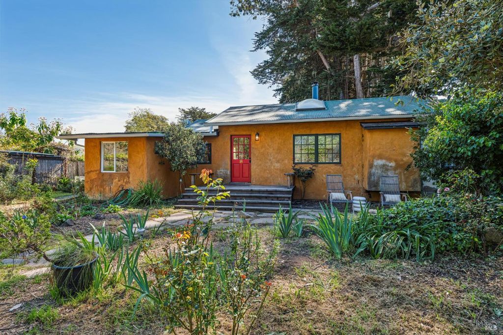 18 Cypress Road, Point Reyes Station, CA 94956