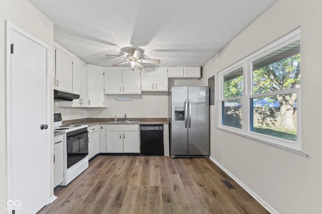 1020 Cambridge Drive, Plainfield, IN 46168