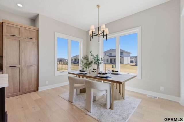 21143 Hartman Avenue, Elkhorn, NE 68022