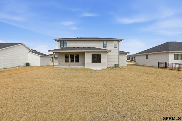 21143 Hartman Avenue, Elkhorn, NE 68022