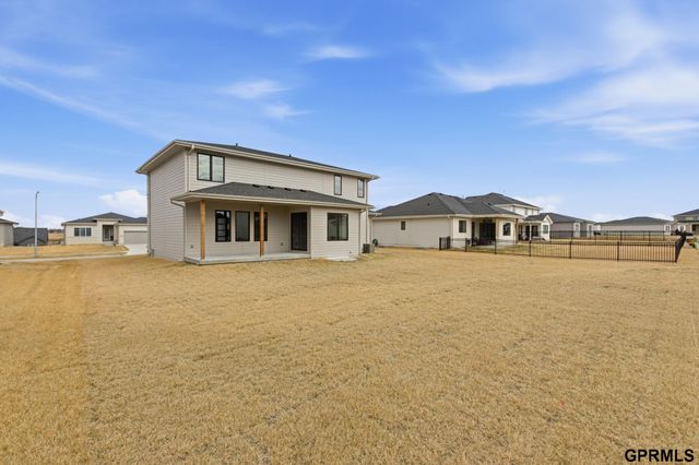 21143 Hartman Avenue, Elkhorn, NE 68022