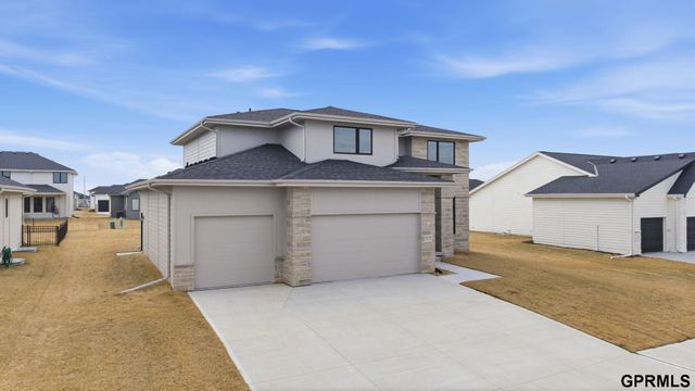21143 Hartman Avenue, Elkhorn, NE 68022