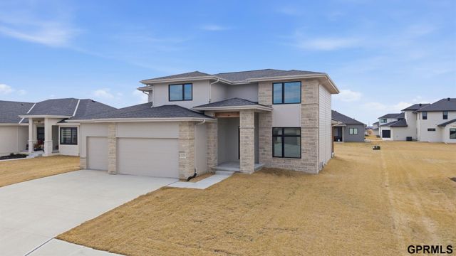 21143 Hartman Avenue, Elkhorn, NE 68022