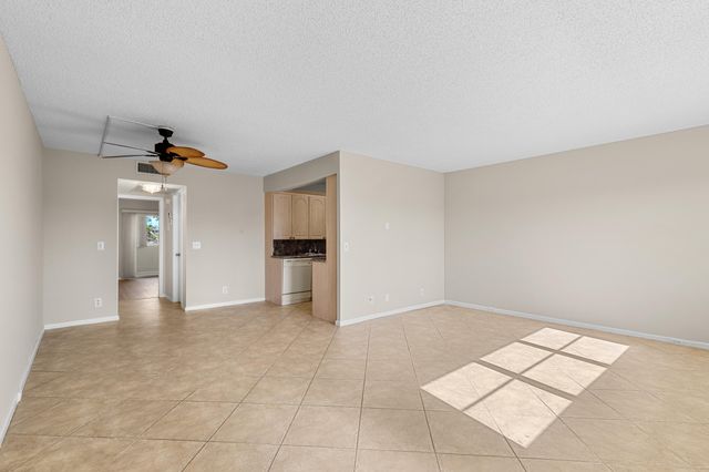 3013 Wolverton A, Boca Raton, FL 33434