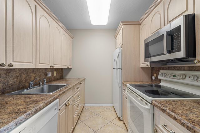 3013 Wolverton A, Boca Raton, FL 33434