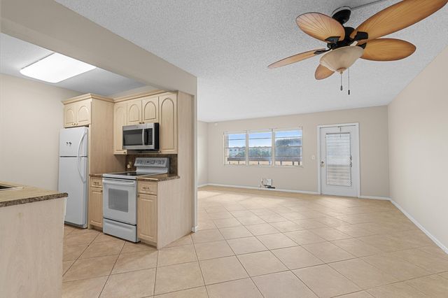 3013 Wolverton A, Boca Raton, FL 33434