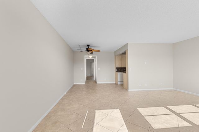 3013 Wolverton A, Boca Raton, FL 33434