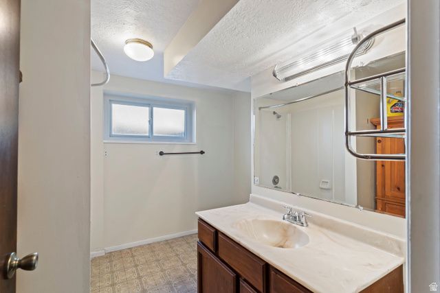 1874 N 300 W, Sunset, UT 84015