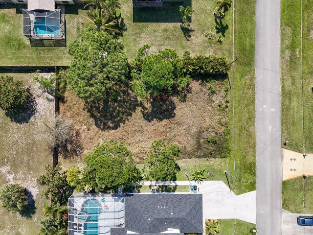 5849 NW Mesa Circle, Port St. Lucie, FL 34986