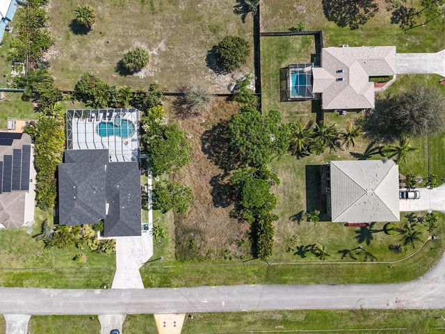 5849 NW Mesa Circle, Port St. Lucie, FL 34986