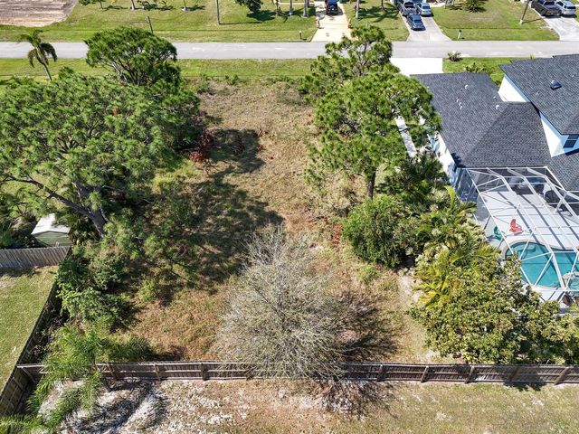 5849 NW Mesa Circle, Port St. Lucie, FL 34986