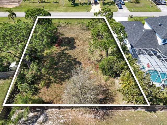 5849 NW Mesa Circle, Port St. Lucie, FL 34986