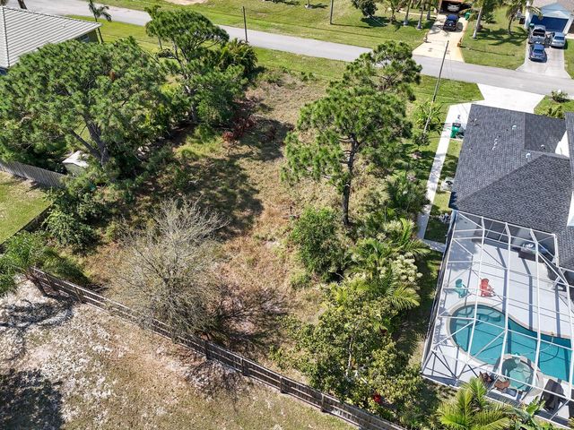 5849 NW Mesa Circle, Port St. Lucie, FL 34986