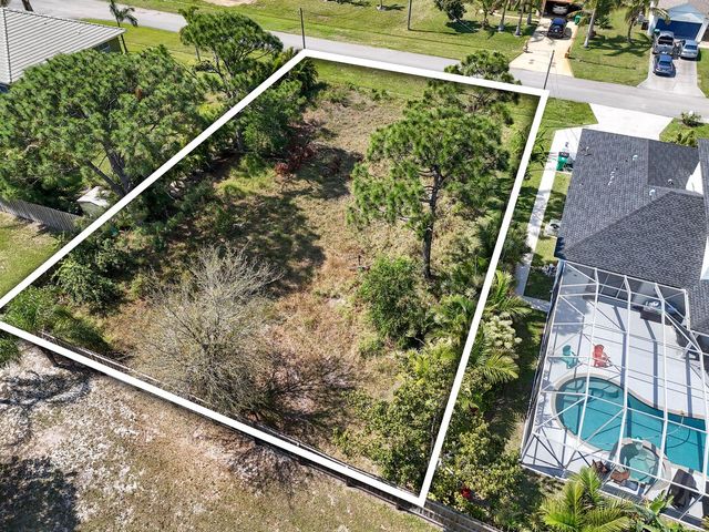 5849 NW Mesa Circle, Port St. Lucie, FL 34986