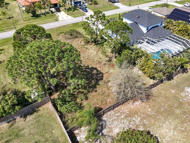 5849 NW Mesa Circle, Port St. Lucie, FL 34986