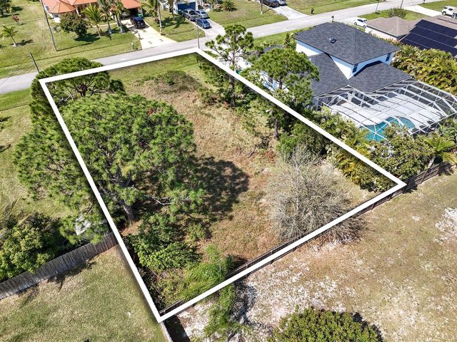 5849 NW Mesa Circle, Port St. Lucie, FL 34986