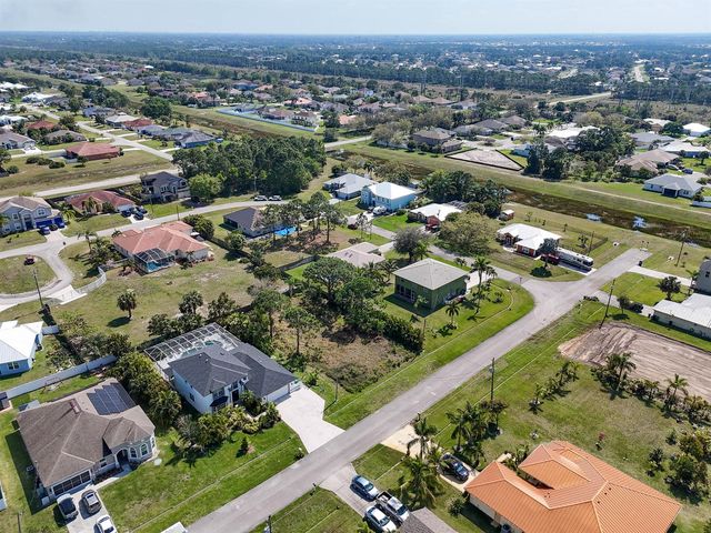 5849 NW Mesa Circle, Port St. Lucie, FL 34986