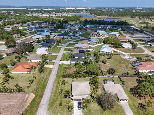 5849 NW Mesa Circle, Port St. Lucie, FL 34986