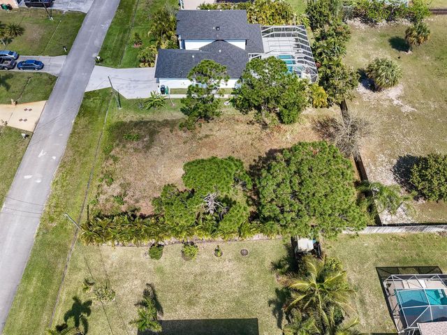 5849 NW Mesa Circle, Port St. Lucie, FL 34986