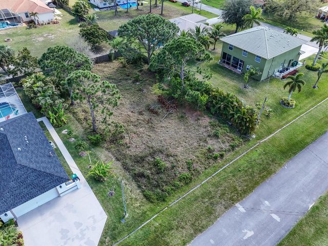 5849 NW Mesa Circle, Port St. Lucie, FL 34986