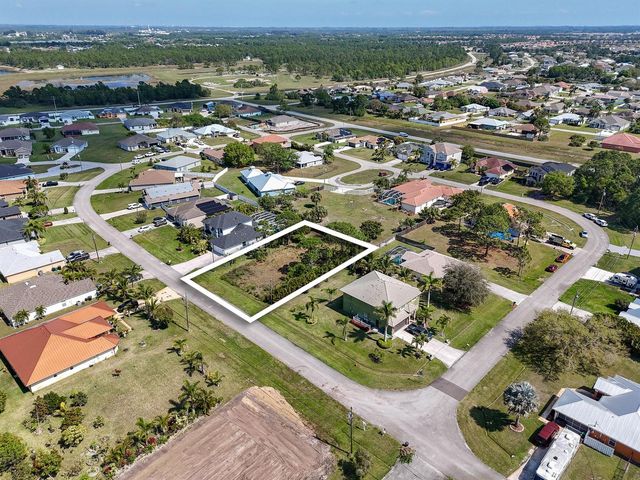 5849 NW Mesa Circle, Port St. Lucie, FL 34986
