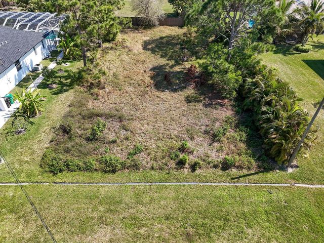 5849 NW Mesa Circle, Port St. Lucie, FL 34986